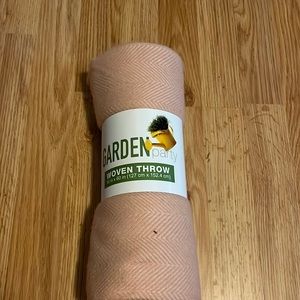 Woven throw ***BRAND NEW***